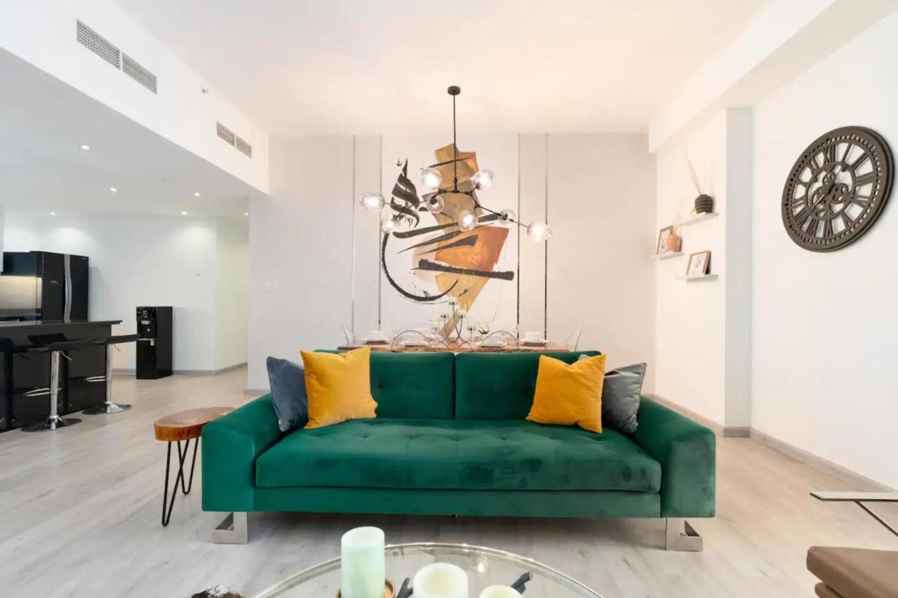 Gorgeous 2 Bedroom In Near The Appartement *